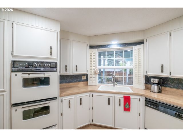 2120 ROBINS Ln Se 73A, Salem, OR 97306