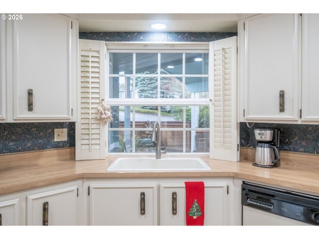 2120 ROBINS Ln Se 73A, Salem, OR 97306