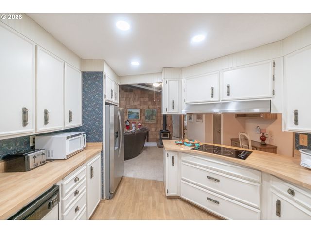 2120 ROBINS Ln Se 73A, Salem, OR 97306