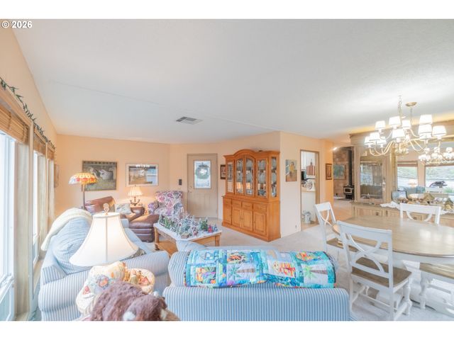 2120 ROBINS Ln Se 73A, Salem, OR 97306