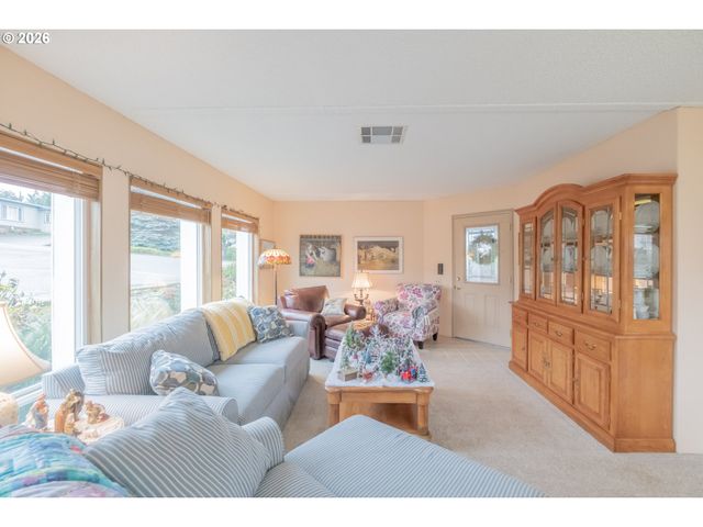 2120 ROBINS Ln Se 73A, Salem, OR 97306