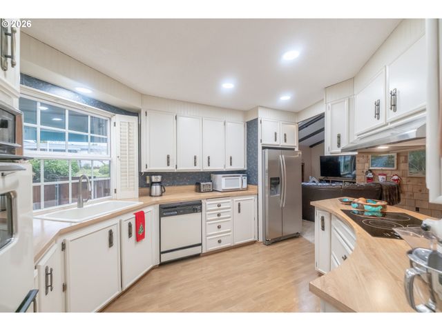 2120 ROBINS Ln Se 73A, Salem, OR 97306