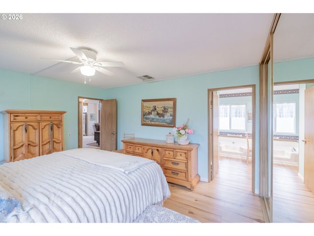 2120 ROBINS Ln Se 73A, Salem, OR 97306