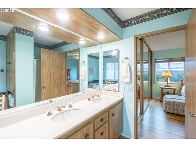 2120 ROBINS Ln Se 73A, Salem, OR 97306