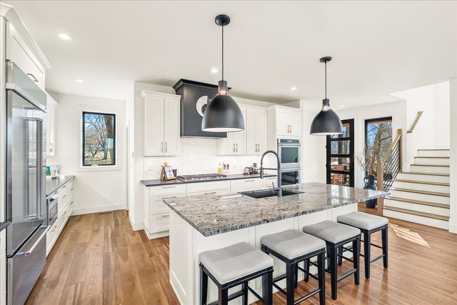 1301 Chestnut Dr, Brentwood, TN 37027