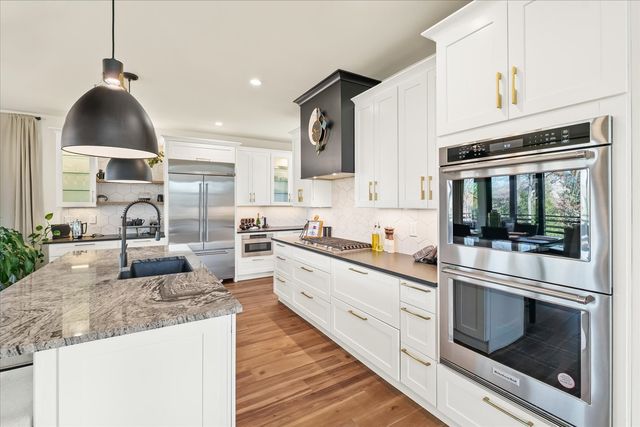 1301 Chestnut Dr, Brentwood, TN 37027