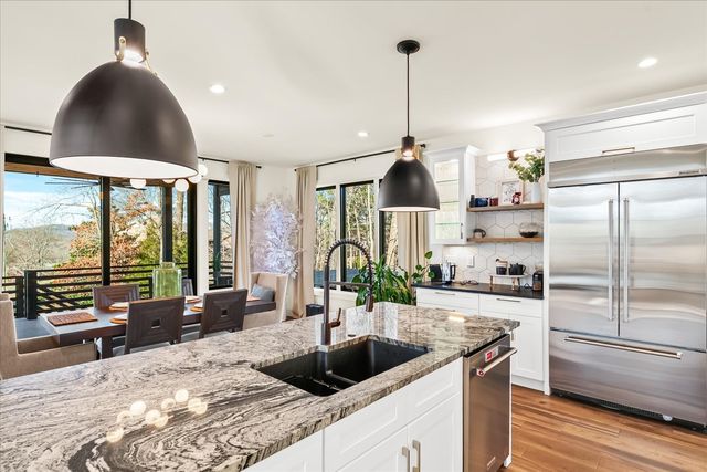 1301 Chestnut Dr, Brentwood, TN 37027