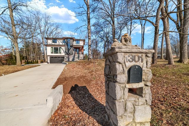 1301 Chestnut Dr, Brentwood, TN 37027