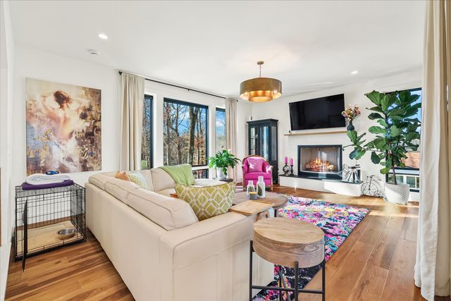 1301 Chestnut Dr, Brentwood, TN 37027