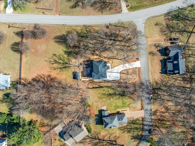 1301 Chestnut Dr, Brentwood, TN 37027