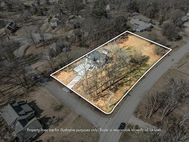 1301 Chestnut Dr, Brentwood, TN 37027