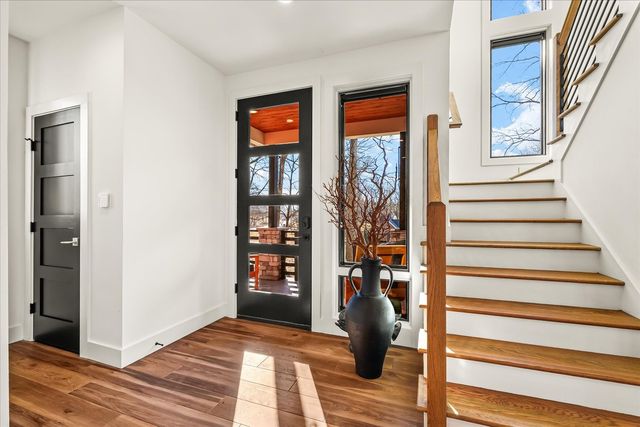 1301 Chestnut Dr, Brentwood, TN 37027