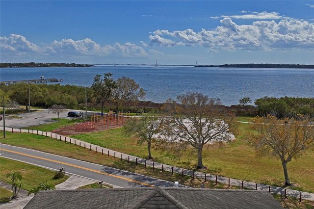 402 SHORE DRIVE W, Oldsmar, FL 34677