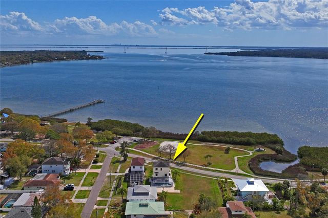 402 SHORE DRIVE W, Oldsmar, FL 34677