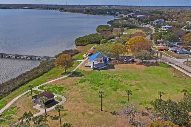 402 SHORE DRIVE W, Oldsmar, FL 34677