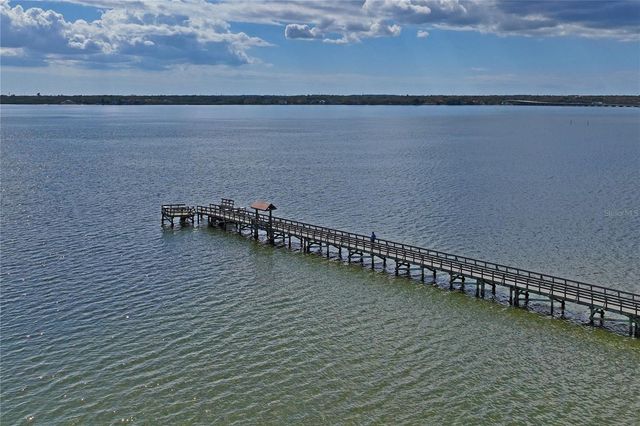 402 SHORE DRIVE W, Oldsmar, FL 34677