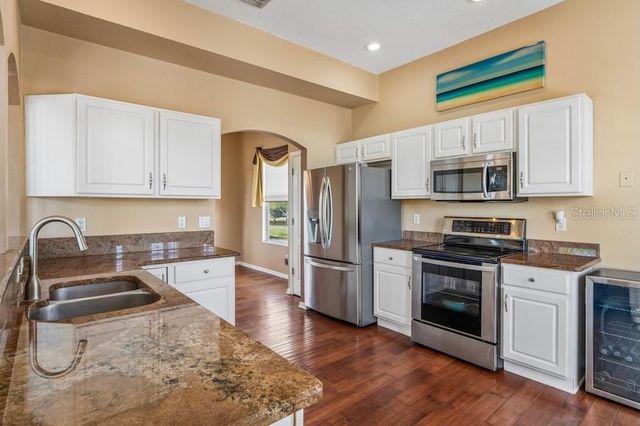 402 SHORE DRIVE W, Oldsmar, FL 34677