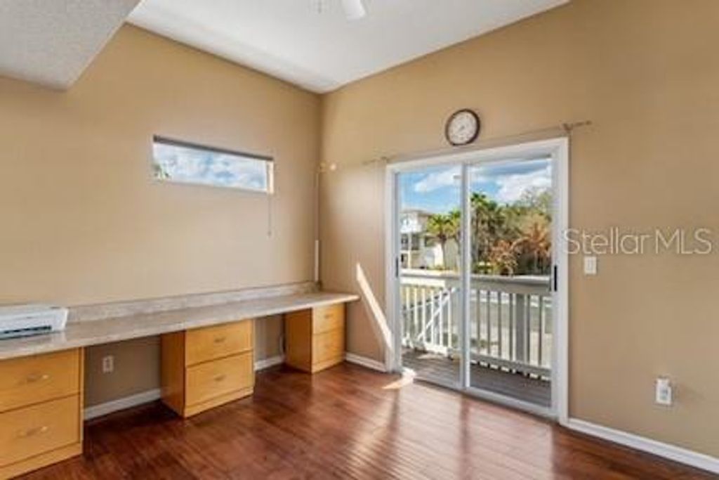 Image 16 of property listing at 402 SHORE DRIVE W, Oldsmar, FL 34677