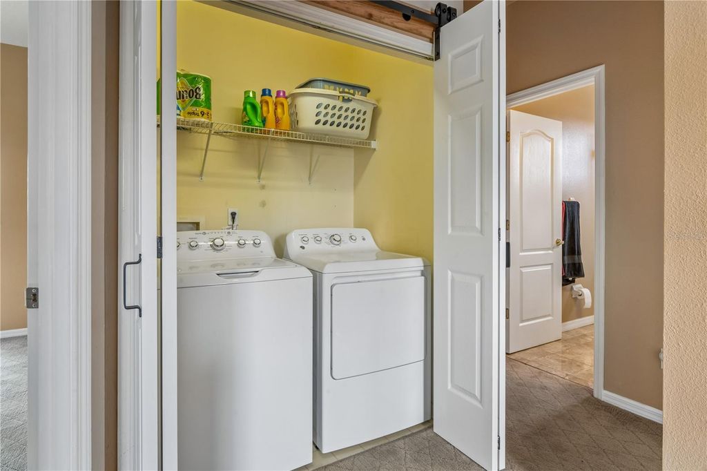 Image 30 of property listing at 402 SHORE DRIVE W, Oldsmar, FL 34677