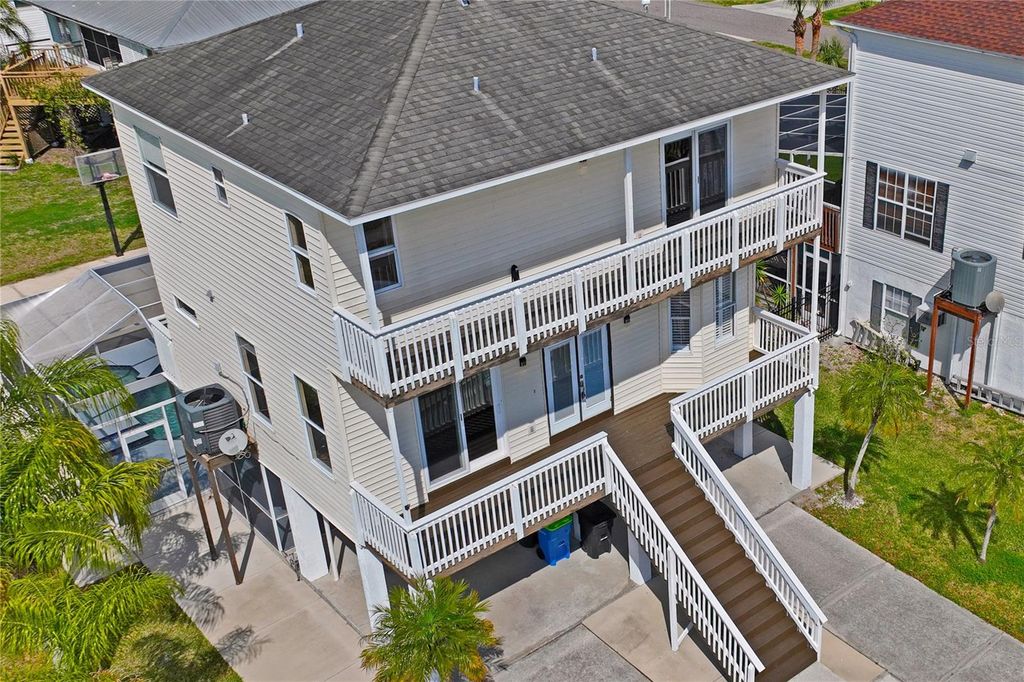 Image 36 of property listing at 402 SHORE DRIVE W, Oldsmar, FL 34677