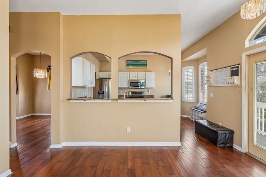 Image 8 of property listing at 402 SHORE DRIVE W, Oldsmar, FL 34677