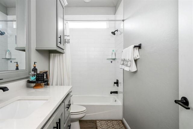 13013 Cobblestone Curve Road, Oklahoma City, OK 73142