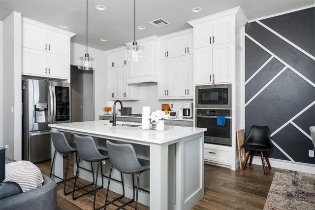 13013 Cobblestone Curve Road, Oklahoma City, OK 73142