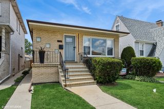 7535 W Carmen Avenue, Harwood Heights, IL 60706