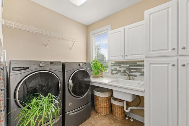 15220 Ridgemont Drive, Urbandale, IA 50323
