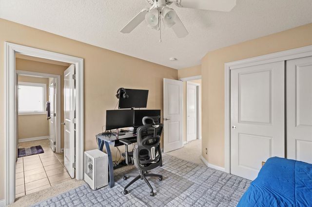 15220 Ridgemont Drive, Urbandale, IA 50323
