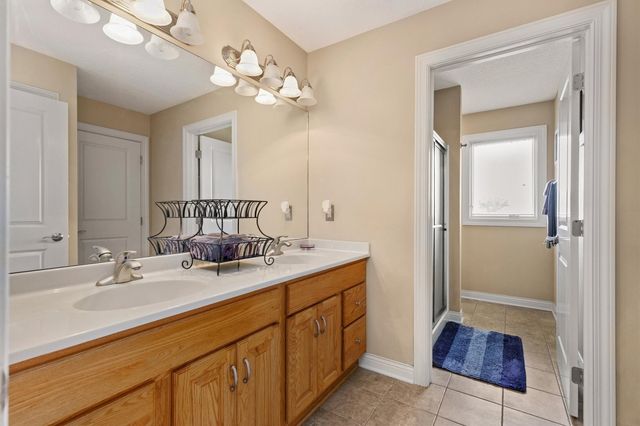 15220 Ridgemont Drive, Urbandale, IA 50323
