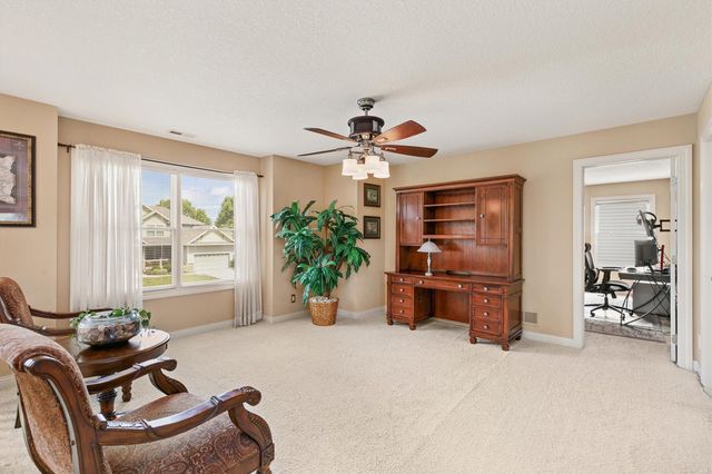 15220 Ridgemont Drive, Urbandale, IA 50323