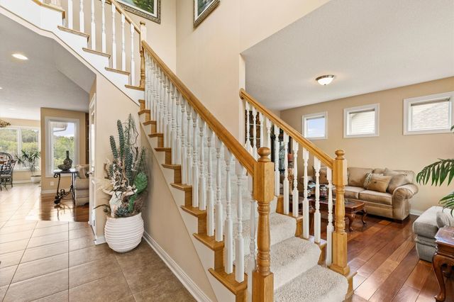 15220 Ridgemont Drive, Urbandale, IA 50323