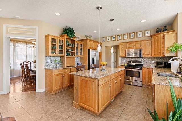 15220 Ridgemont Drive, Urbandale, IA 50323