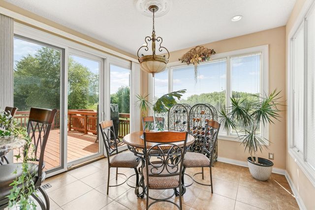 15220 Ridgemont Drive, Urbandale, IA 50323