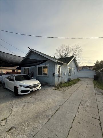 9216 S Hoover, Los Angeles, CA 90044