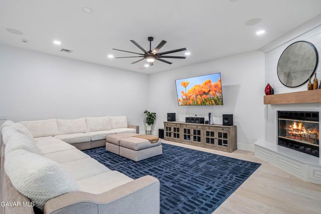 2738 Parton Circle, Lancaster, CA 93536