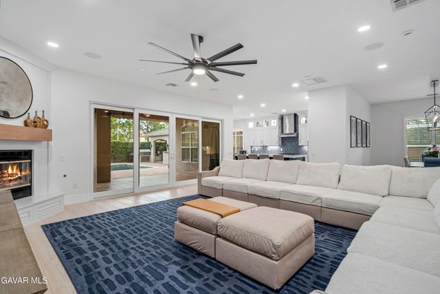 2738 Parton Circle, Lancaster, CA 93536