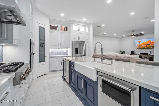 2738 Parton Circle, Lancaster, CA 93536