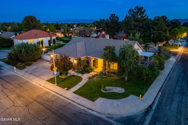 2738 Parton Circle, Lancaster, CA 93536