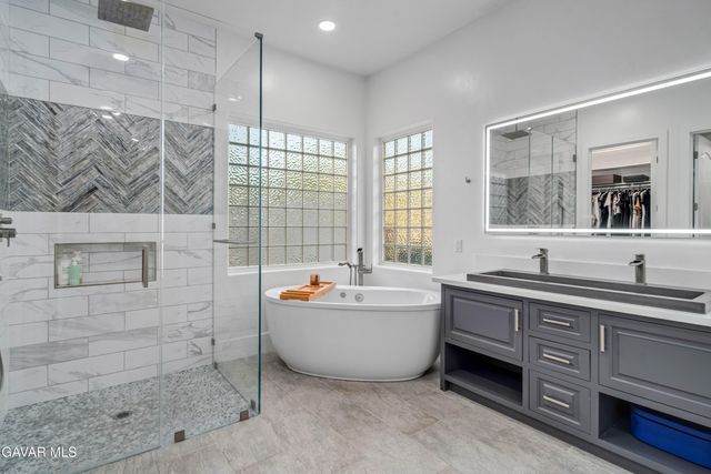 2738 Parton Circle, Lancaster, CA 93536