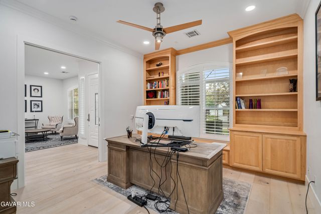 2738 Parton Circle, Lancaster, CA 93536