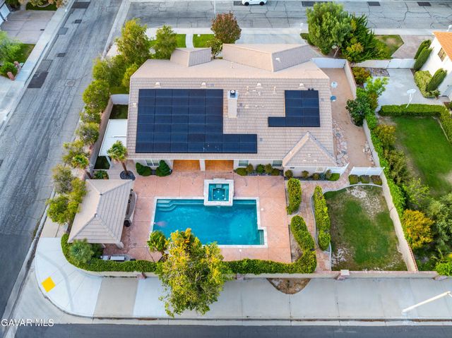 2738 Parton Circle, Lancaster, CA 93536