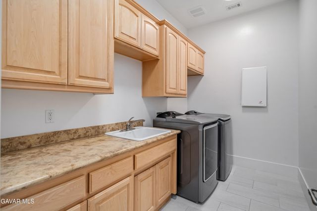 2738 Parton Circle, Lancaster, CA 93536