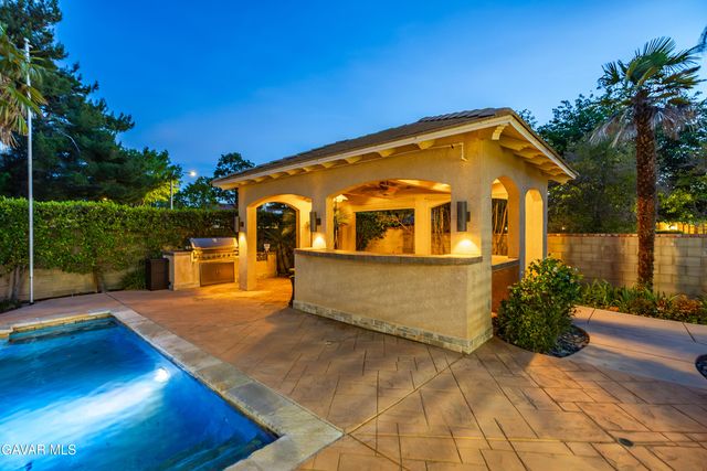 2738 Parton Circle, Lancaster, CA 93536