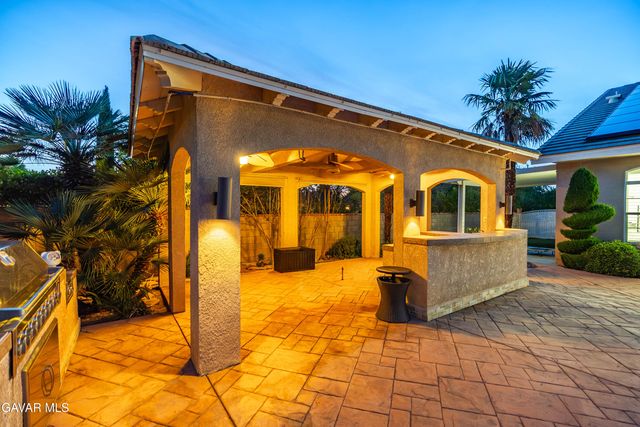 2738 Parton Circle, Lancaster, CA 93536