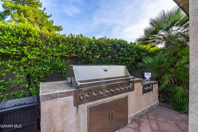 2738 Parton Circle, Lancaster, CA 93536