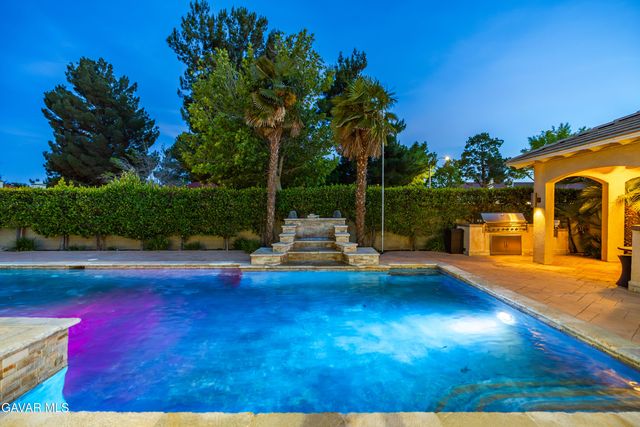2738 Parton Circle, Lancaster, CA 93536