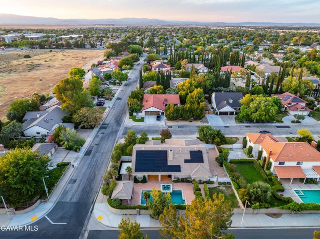 2738 Parton Circle, Lancaster, CA 93536