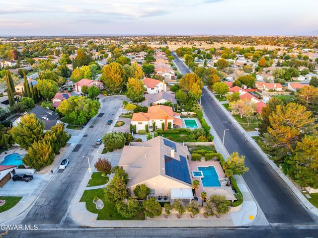 2738 Parton Circle, Lancaster, CA 93536